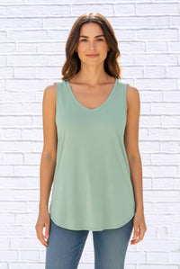 Diva Usa - Soft Knit V-neck Sleeveless Top