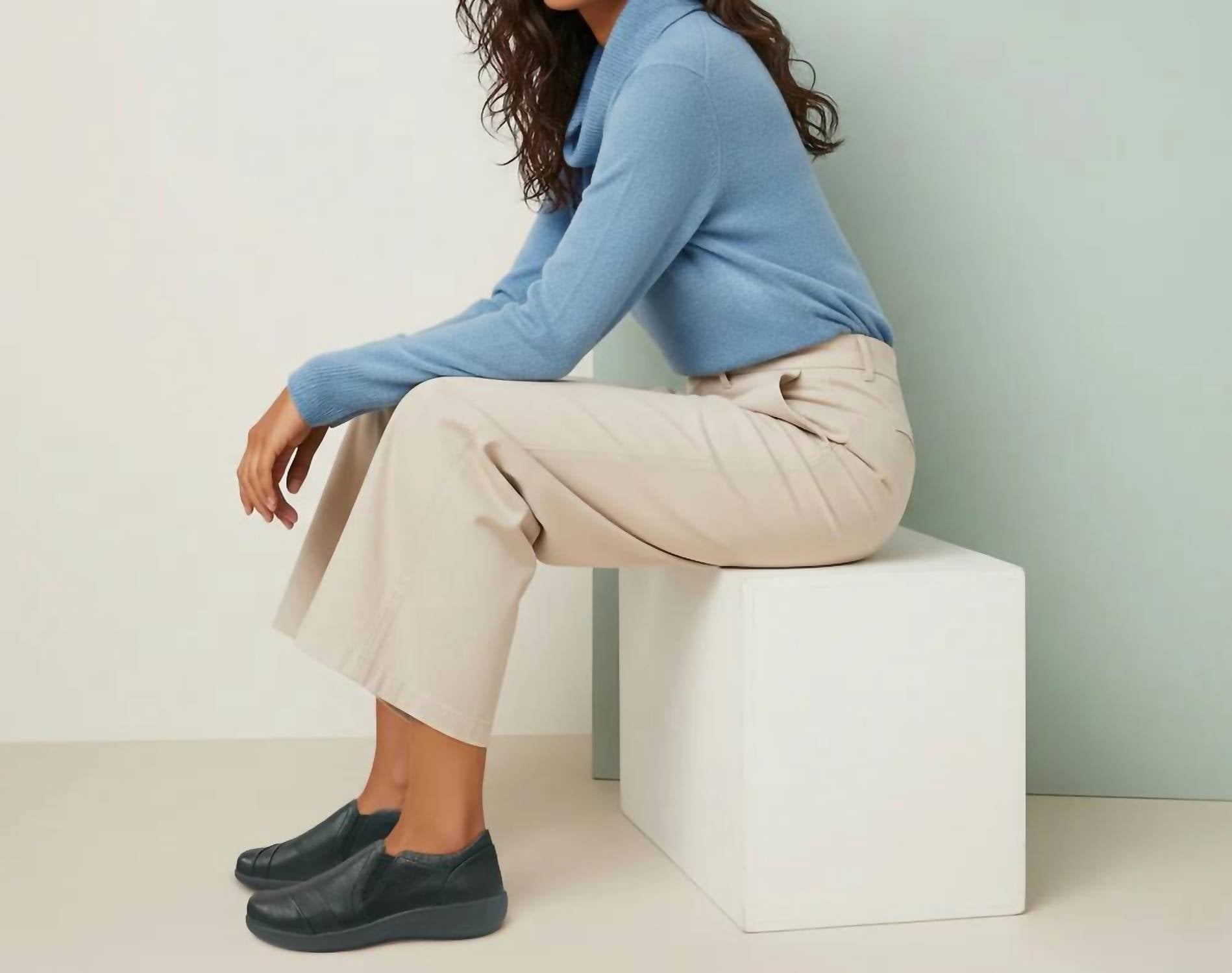 Aetrex - Women's Helena Arch Support Slip On