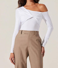 Astr - Kora Twist Front Long Sleeve Top