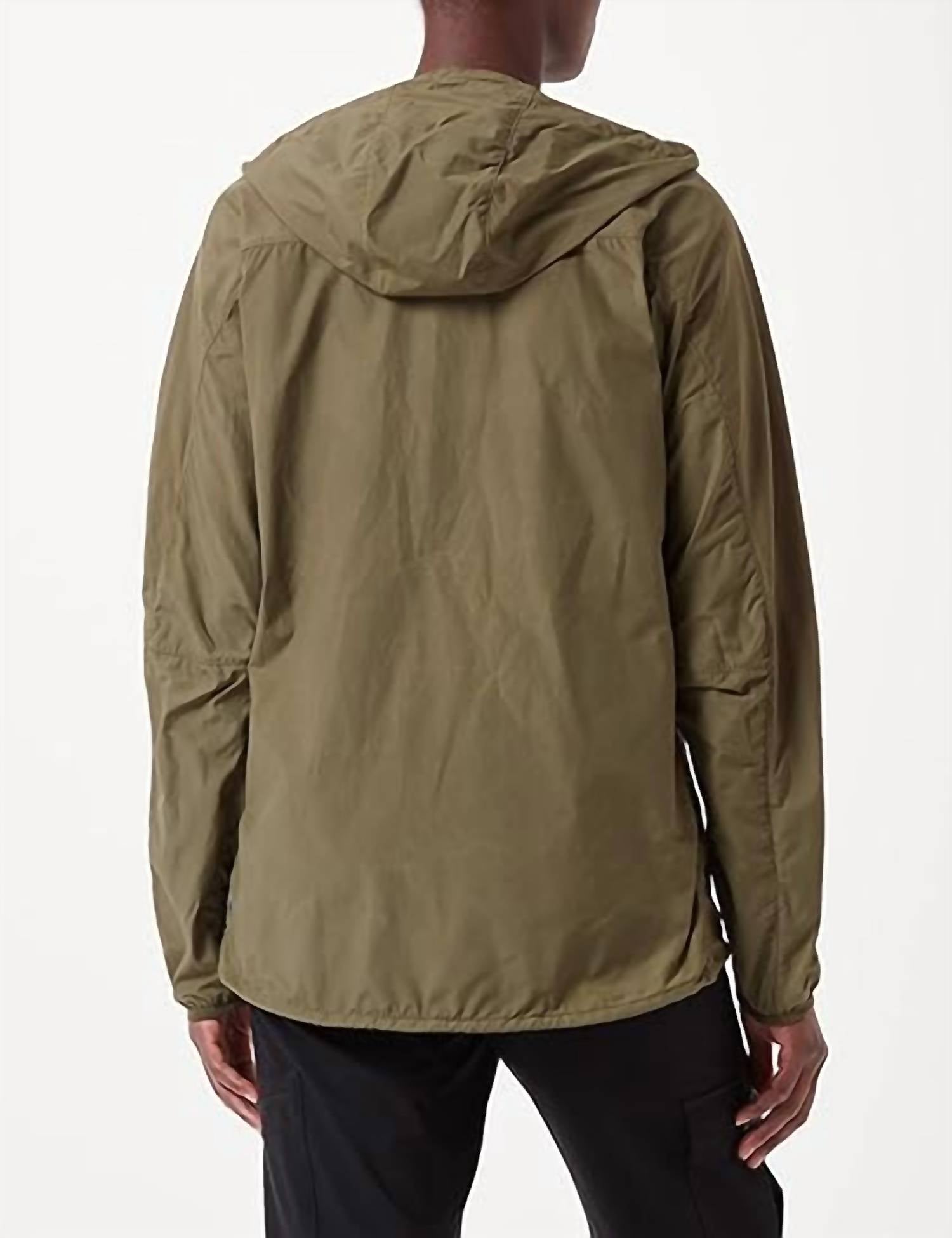Fjallraven High Coast Wind Jacket in green - women's jacket - detail view