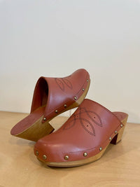 Bird Of Flight - Women's Shy Leather Clogs