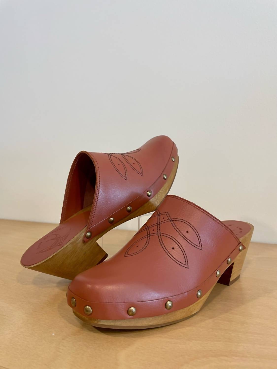 Bird Of Flight - Women's Shy Leather Clogs