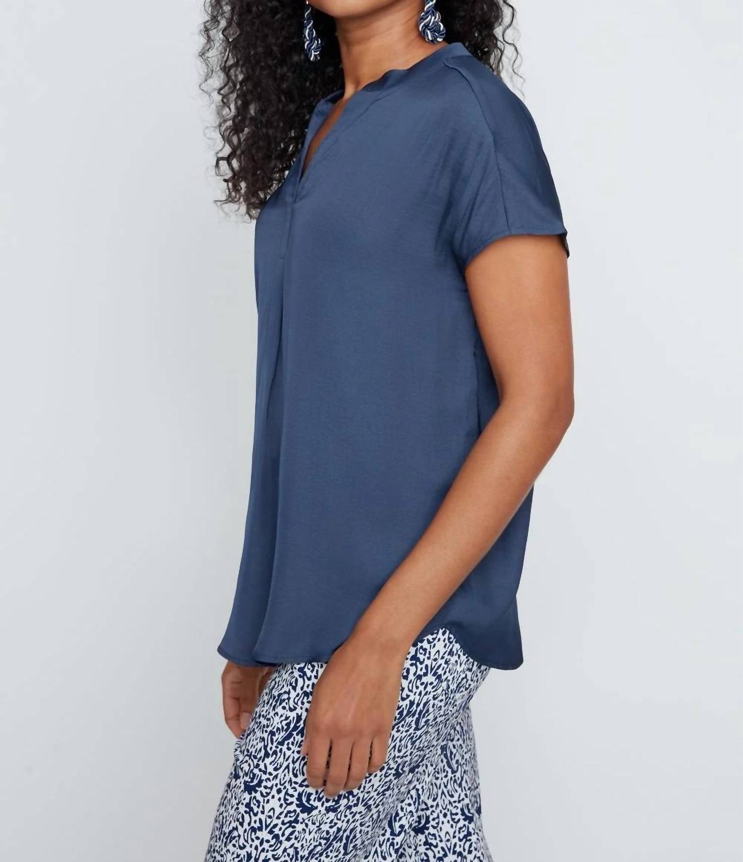 Renuar - Woven Short Sleeve V-neck Blouse