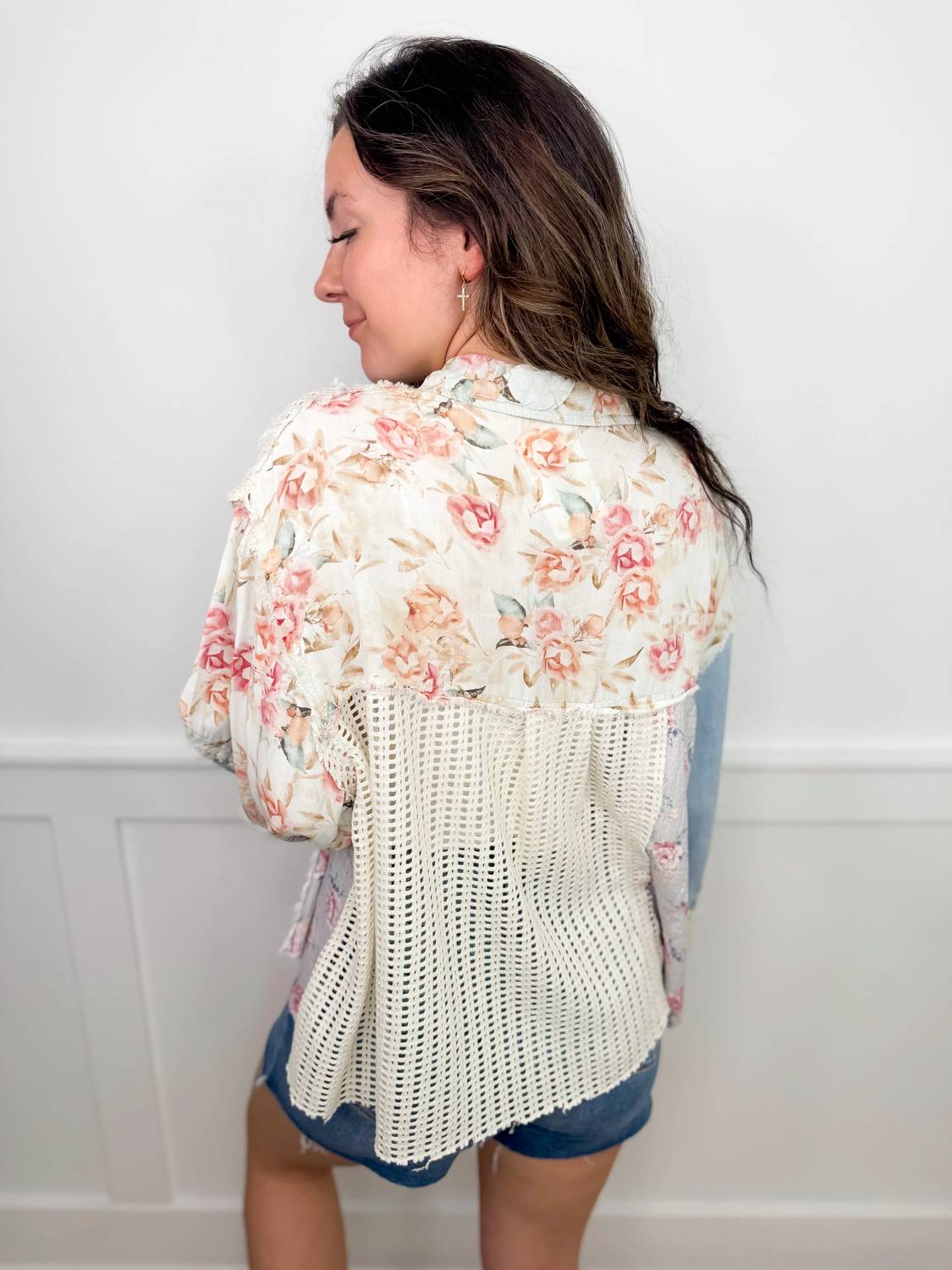 Pol - All The Beauty Cotton Long Sleeve Button Up Top