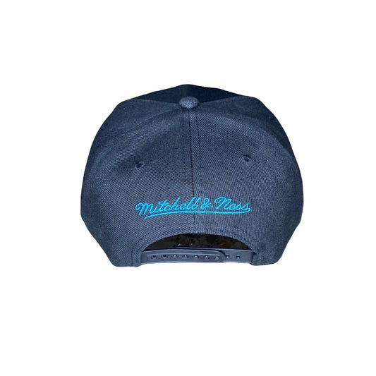 Mitchell & Ness - MEN'S NBA HWC DETROIT PISTONS TEAM REFLECTIVE SNAPBACK CAP