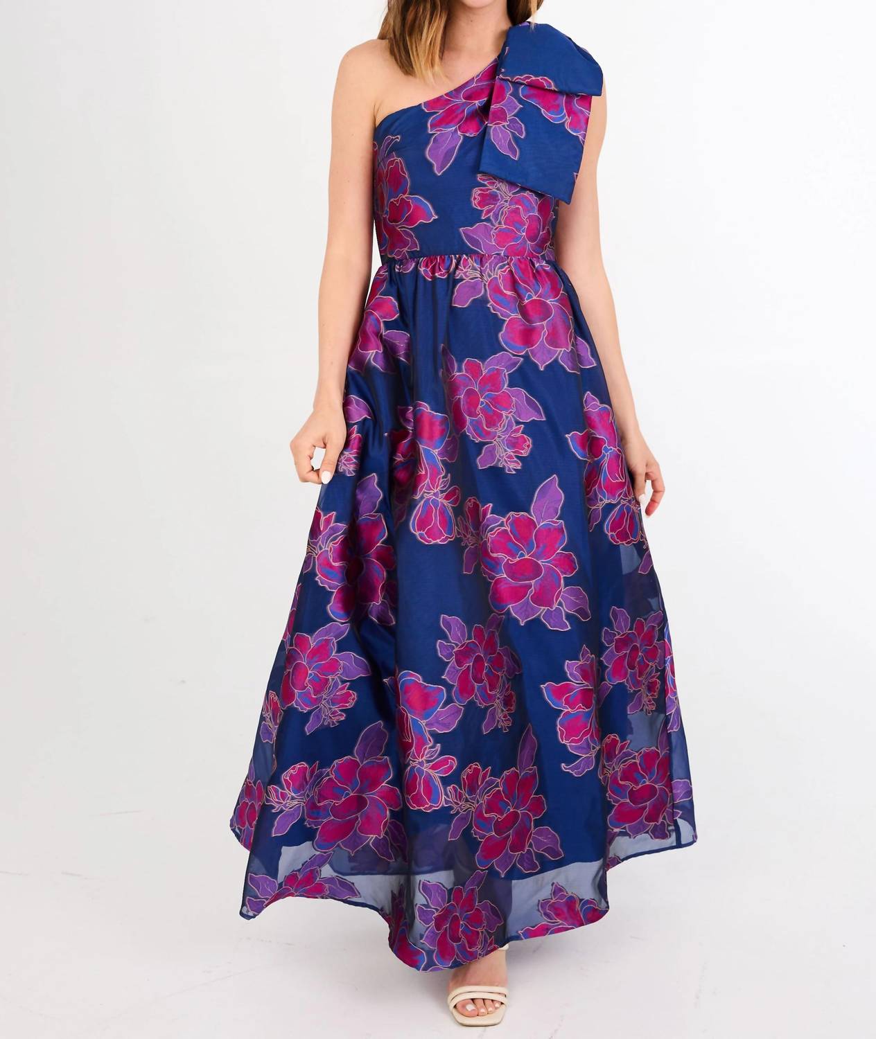 Abbey Glass - Caroline Gown