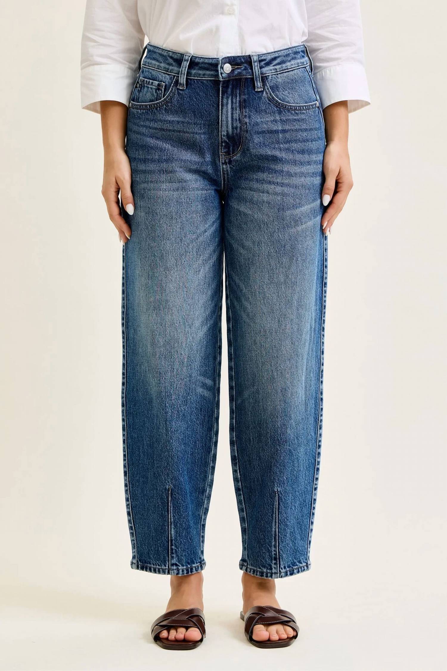 Judy Blue - Rigid Magic Barrel With Dart Detailing Jeans
