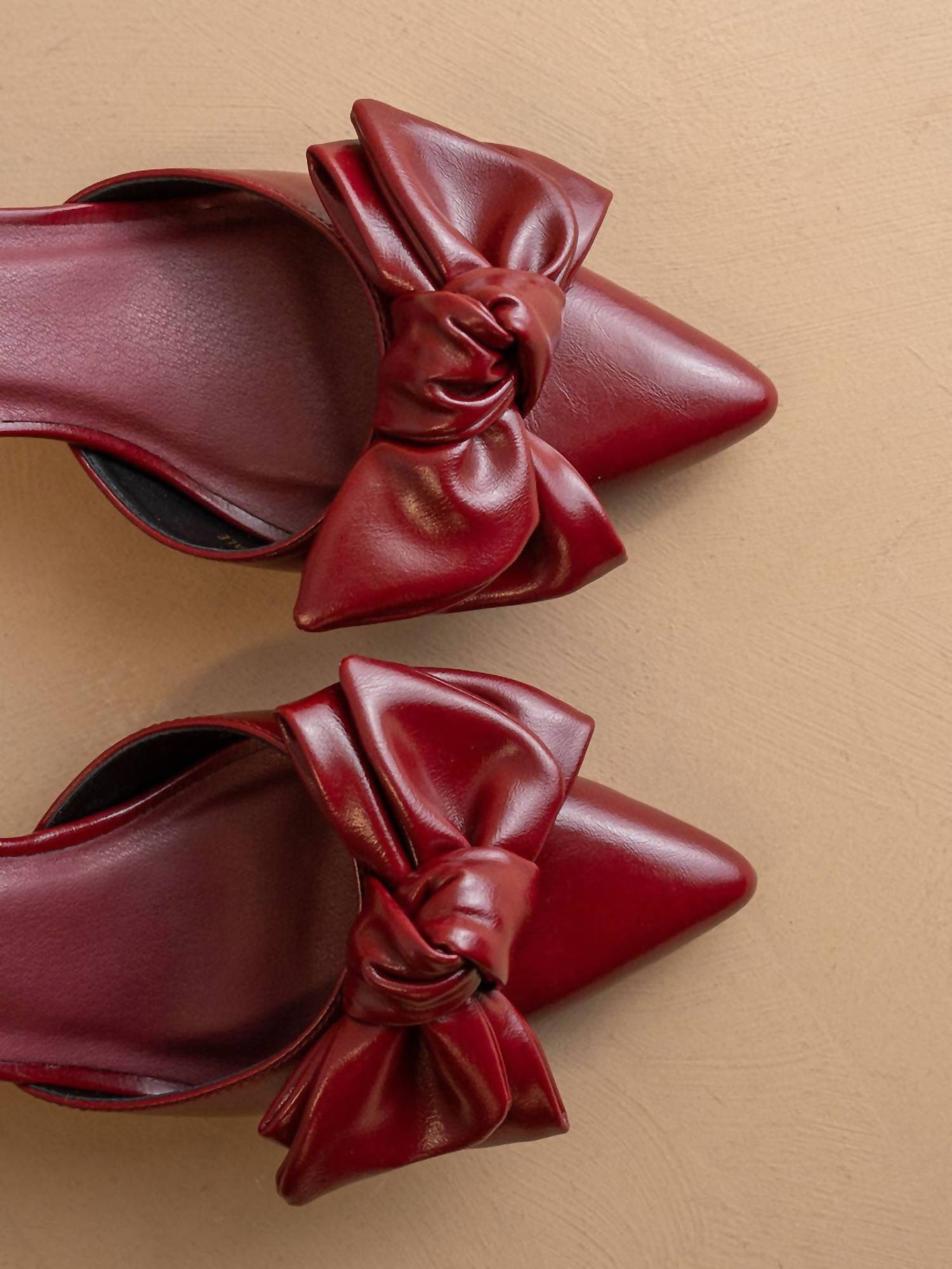 Oasis Society - Women's Jane Bow Kitten Heel