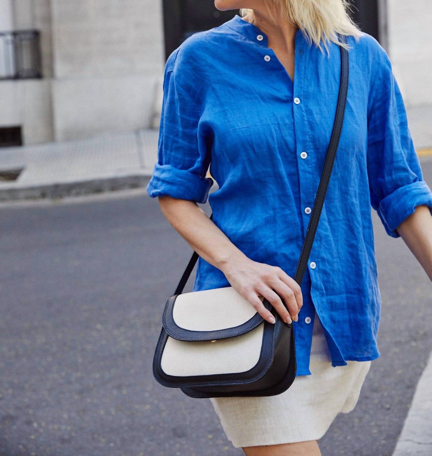 Florez - Women's Leather Crossbody Bag