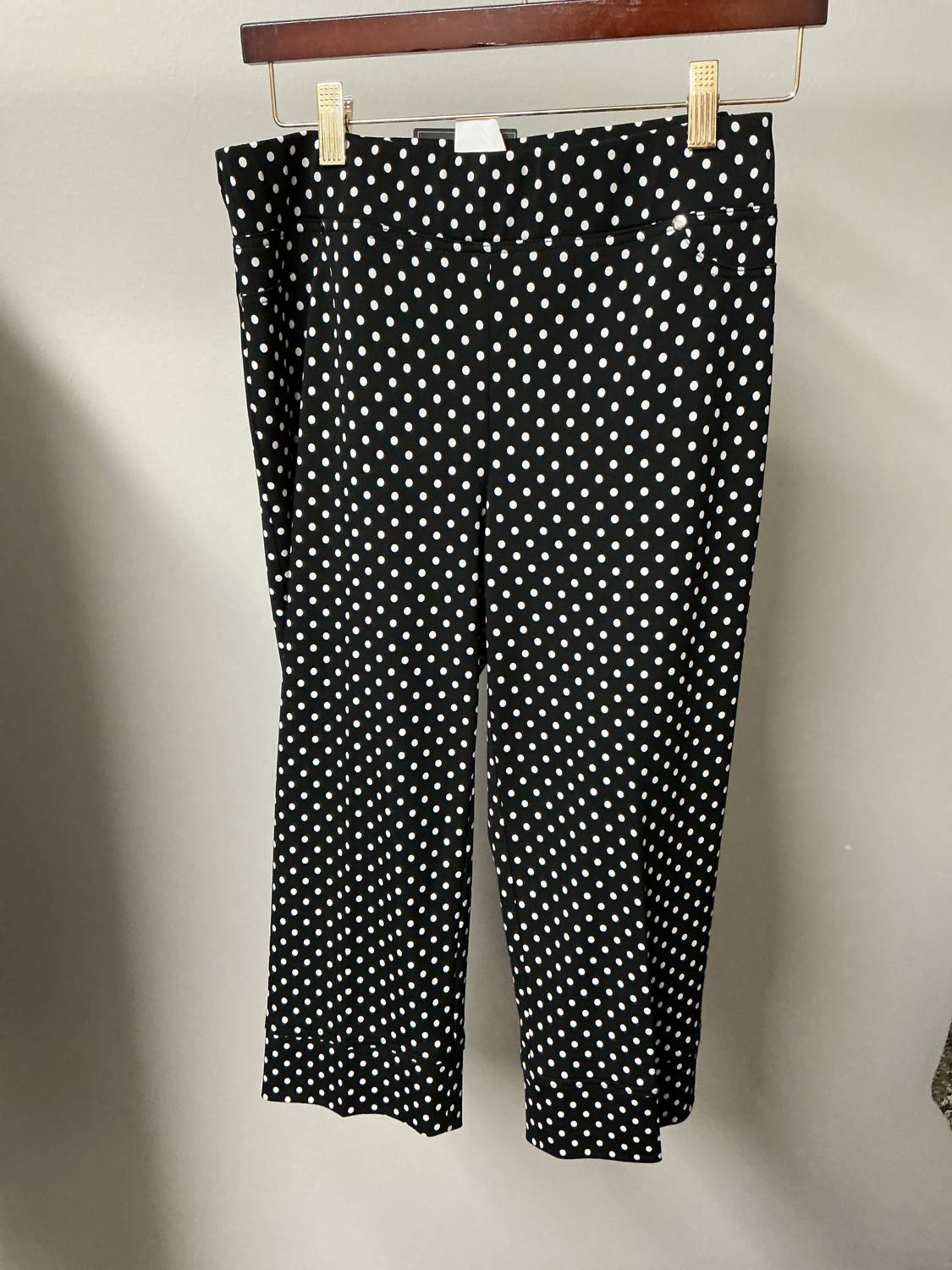 Frank Lyman - Women's Polka Dotted Capris