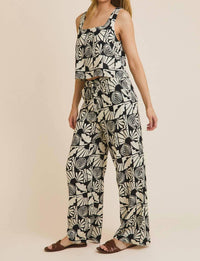 GILLI Cabana Casual Print Wide Leg Pants in black white - women's pants - detail view