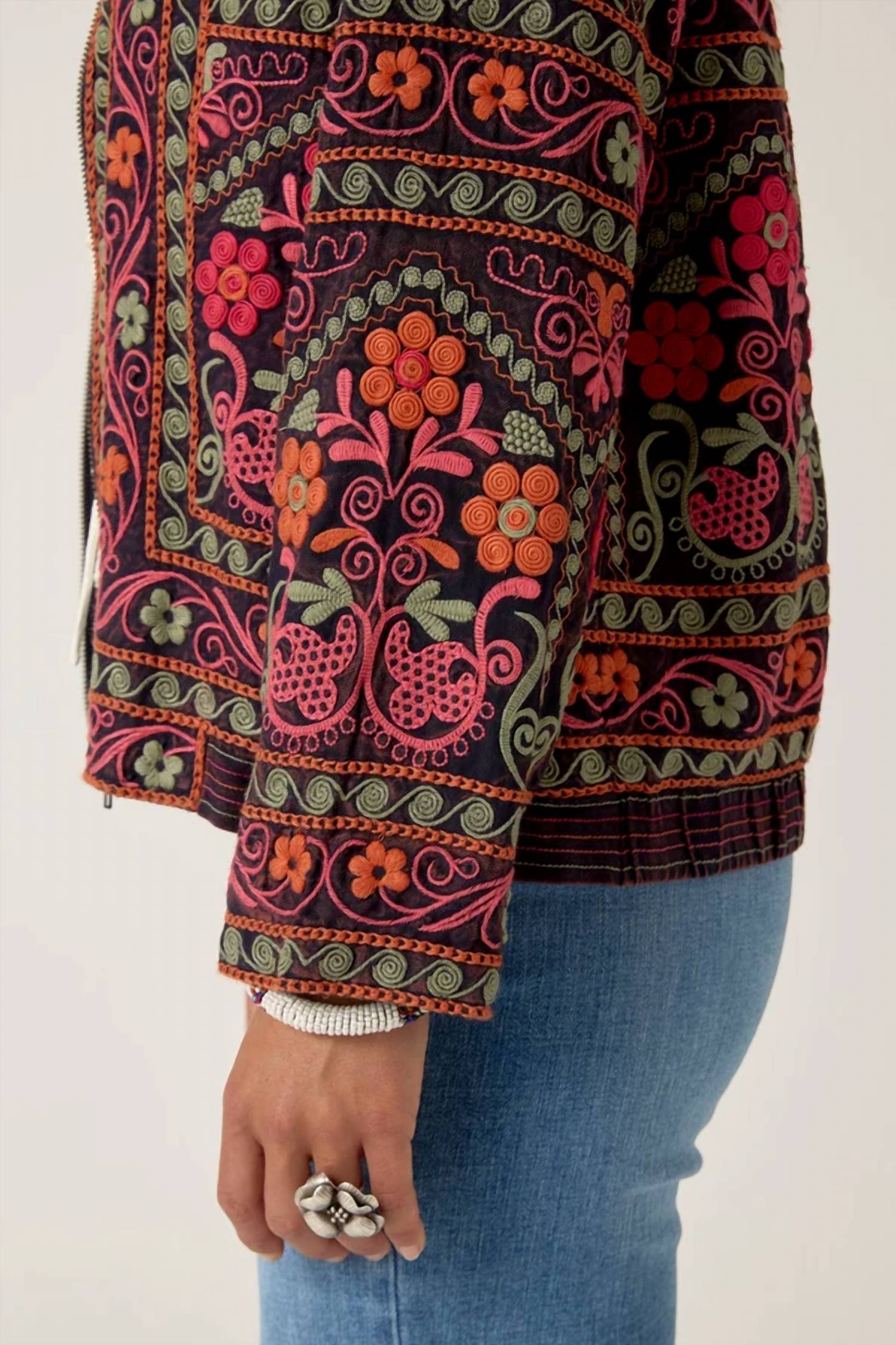 Maison Hotel - Rajasthan Grooves Gus Jacket
