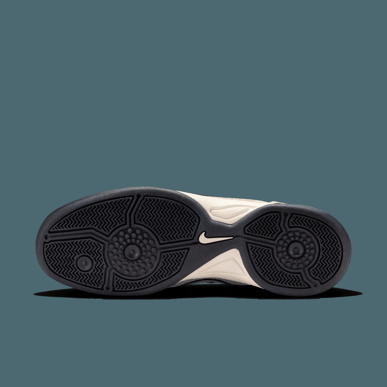 Nike - Women's Total Shoes