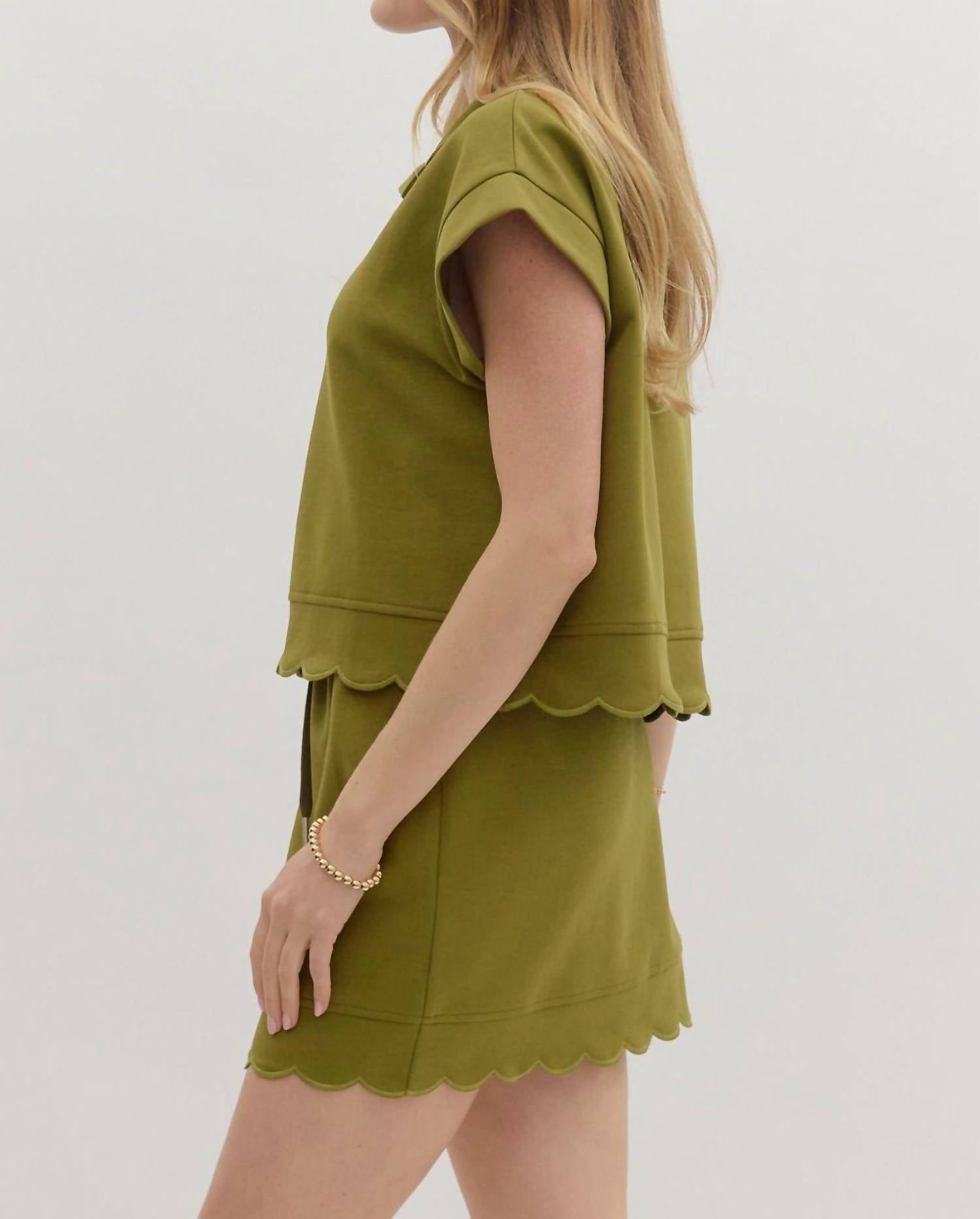 Entro - Scalloped Pullover Top