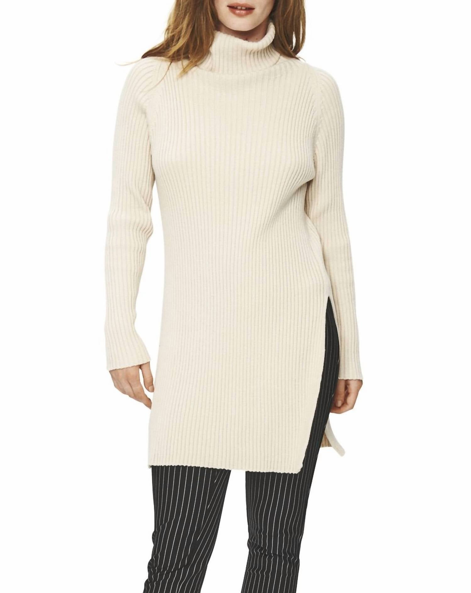 GAMINE KNIT TURTLENECK BLOUSE