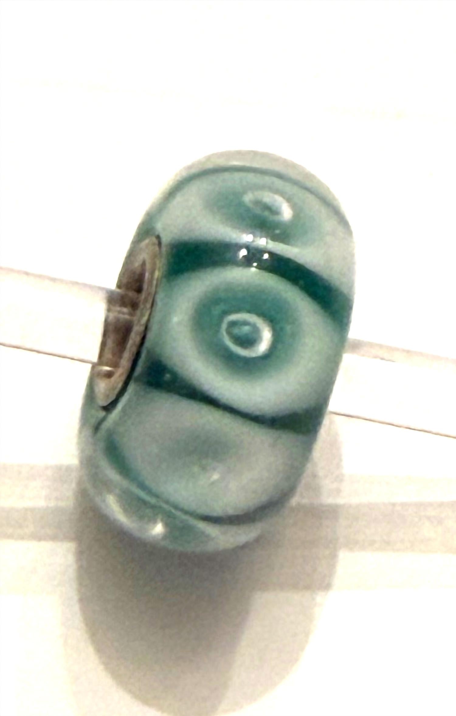 Trollbeads Women's Universal Charm Bead in unique green white with bubbles - women's item