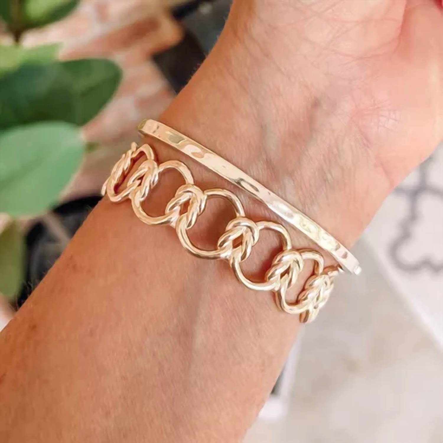 Kendra Scott Women's Fallyn Cuff Bracelet in rosegold metal - women's jewelry - detail view