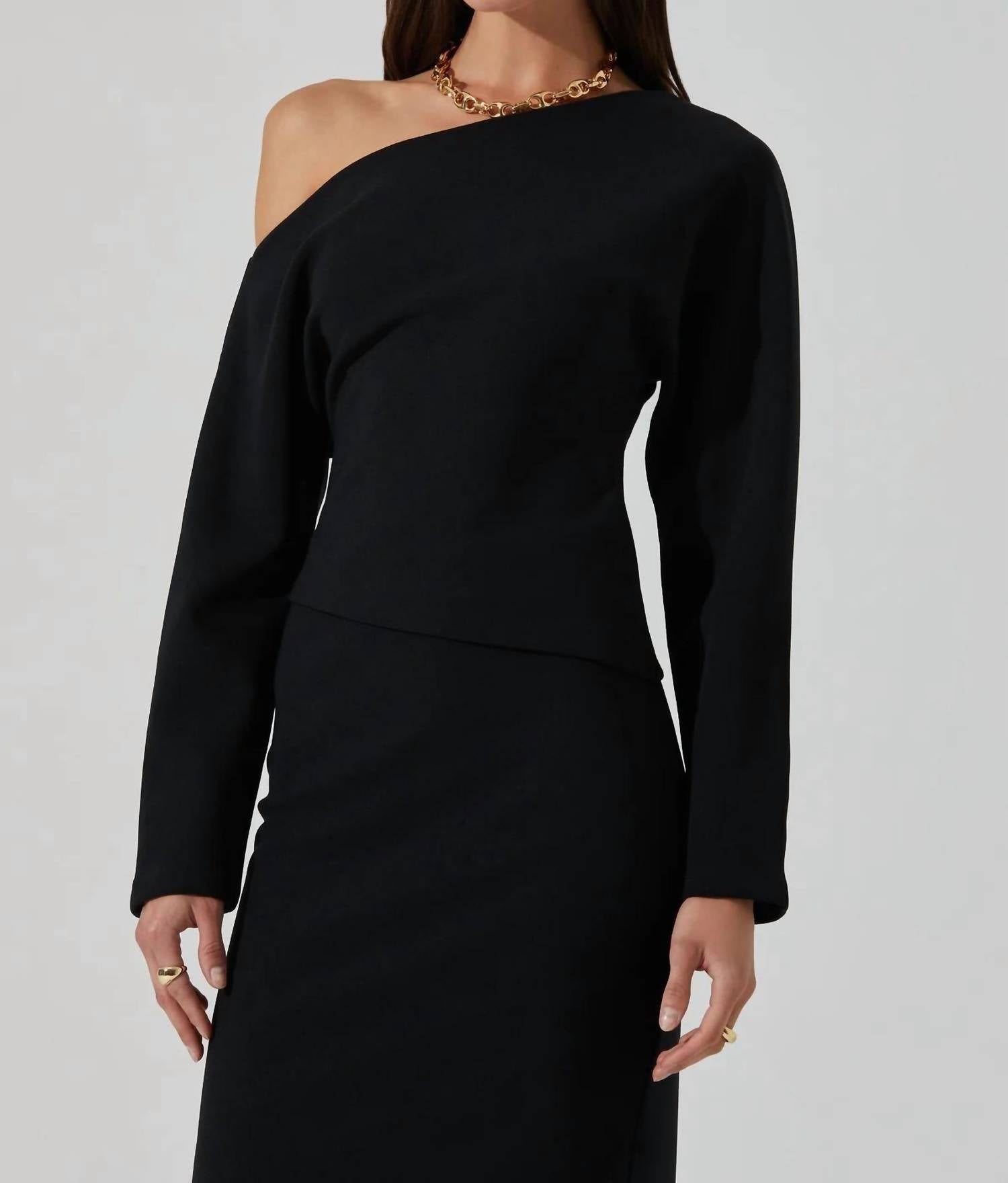 Astr - Kana Off Shoulder Top