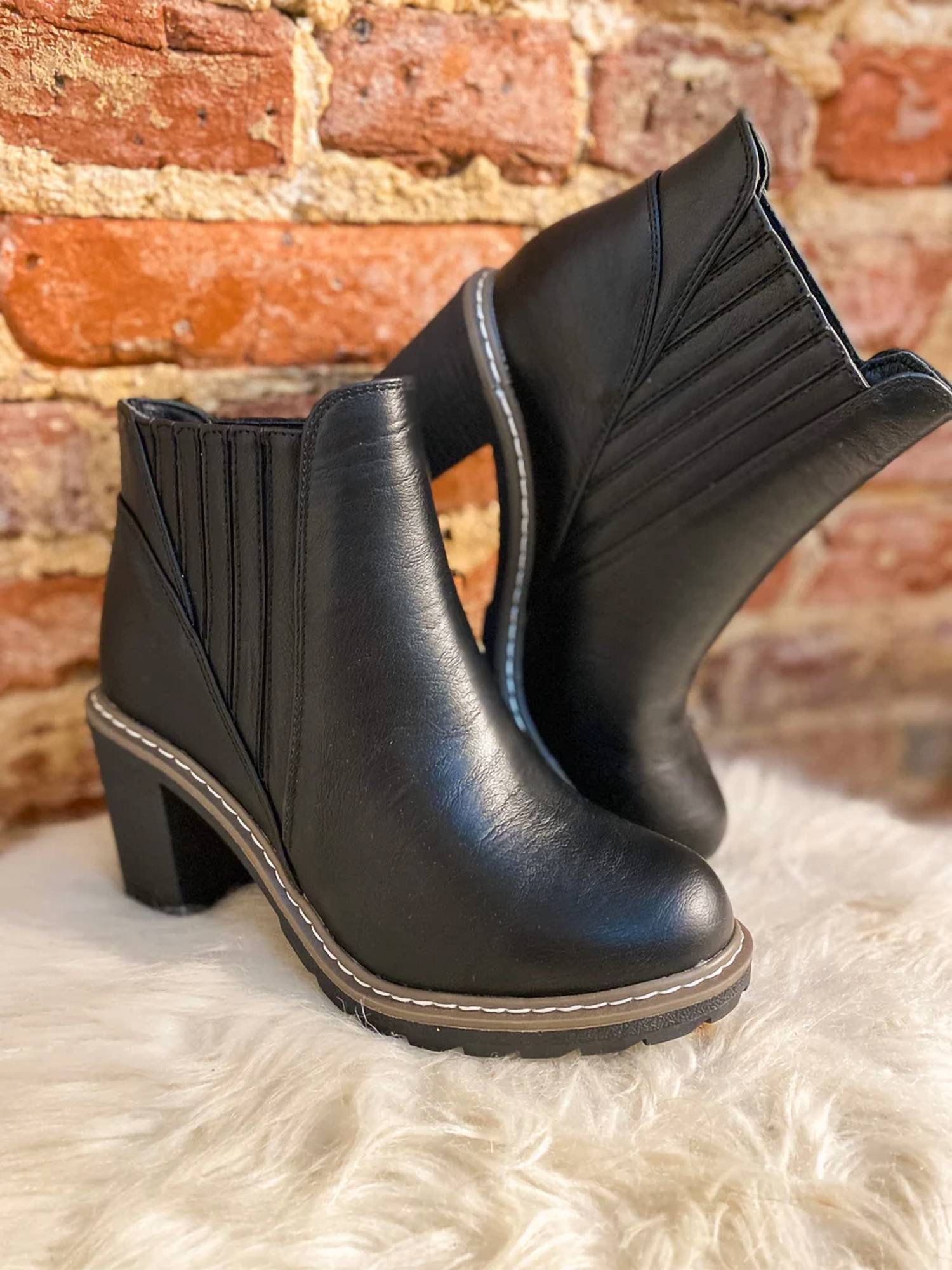 Corkys Footwear - Women's Pecan Pie Booties