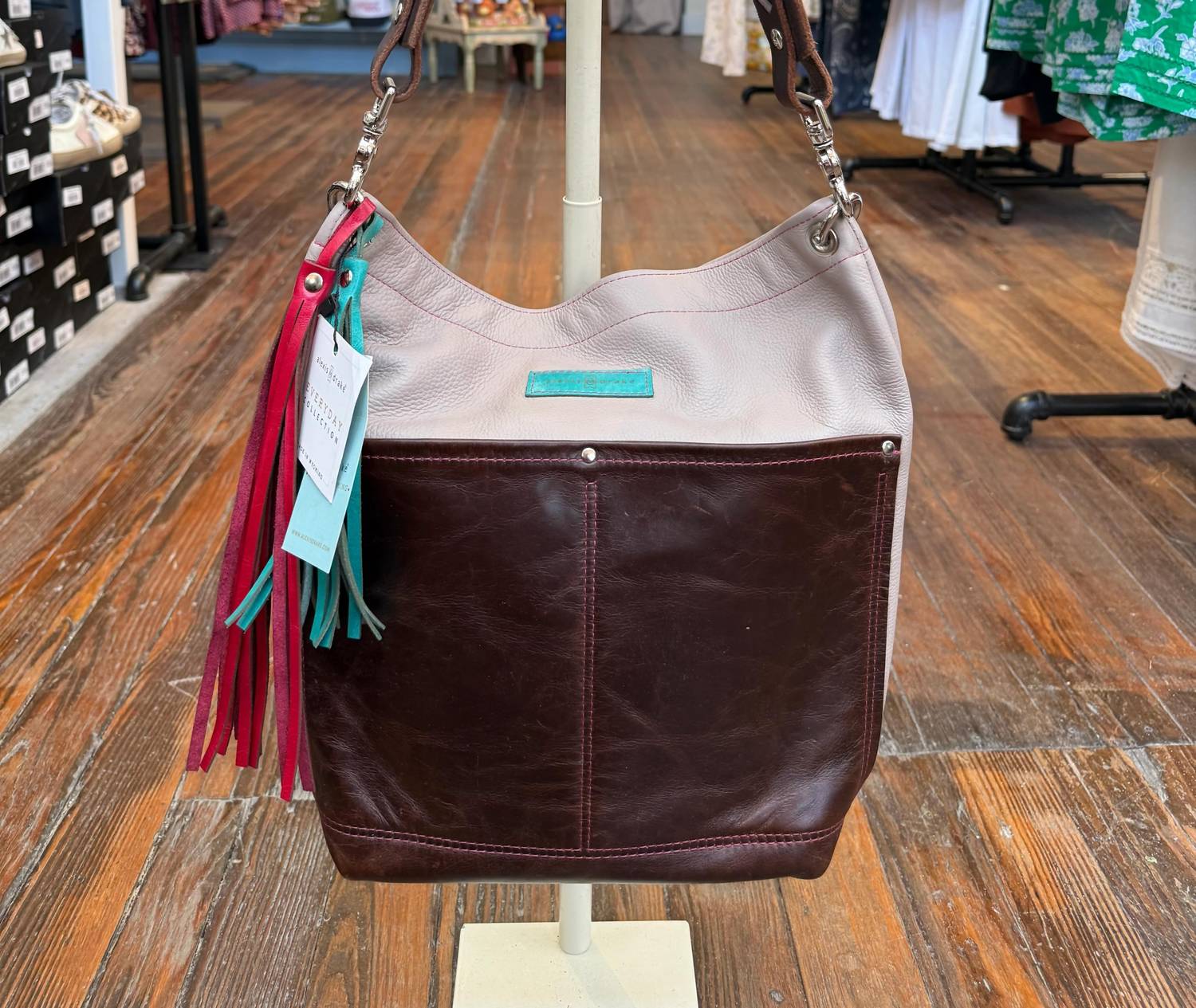 Alexis Drake - Women's Train Shoulder Tote