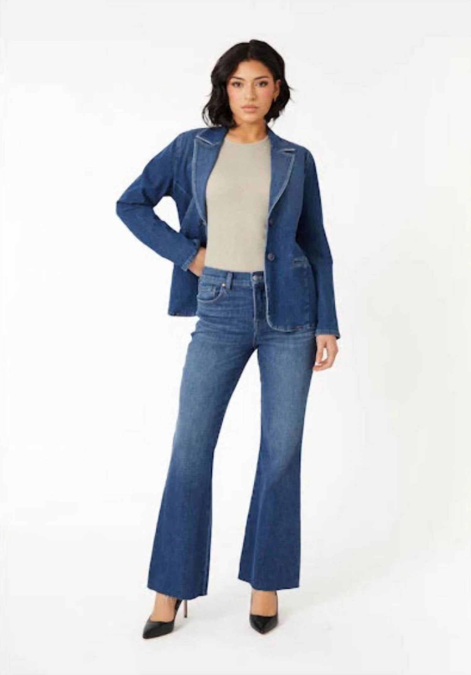 Level99 - Claudia Flare Jean