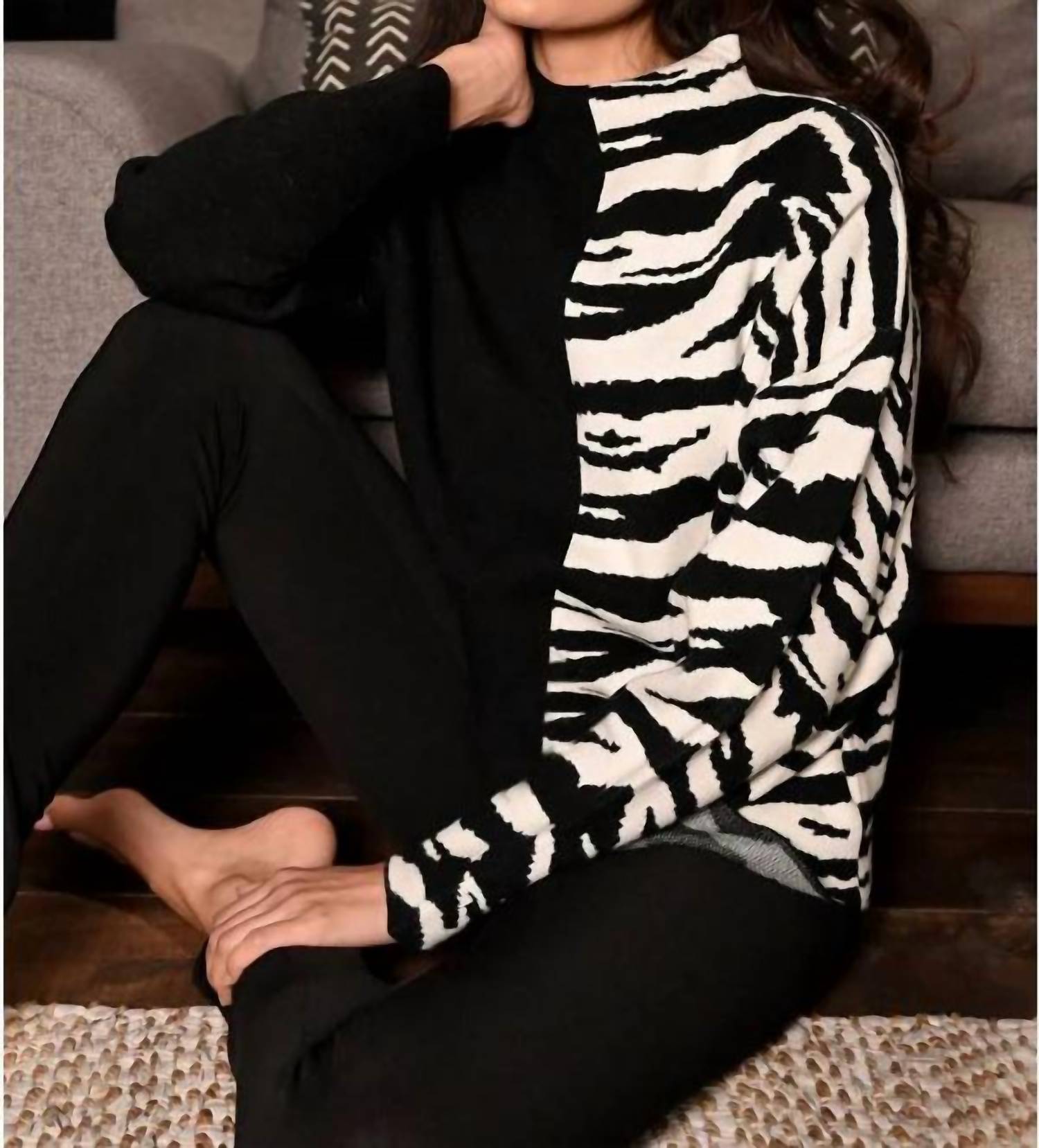 Frank Lyman - Long Sleeve Zebra Sweater