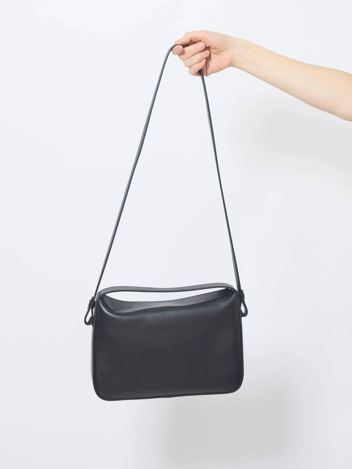 Aesther Ekme - Women's Soft Baguette Crossbody Bag