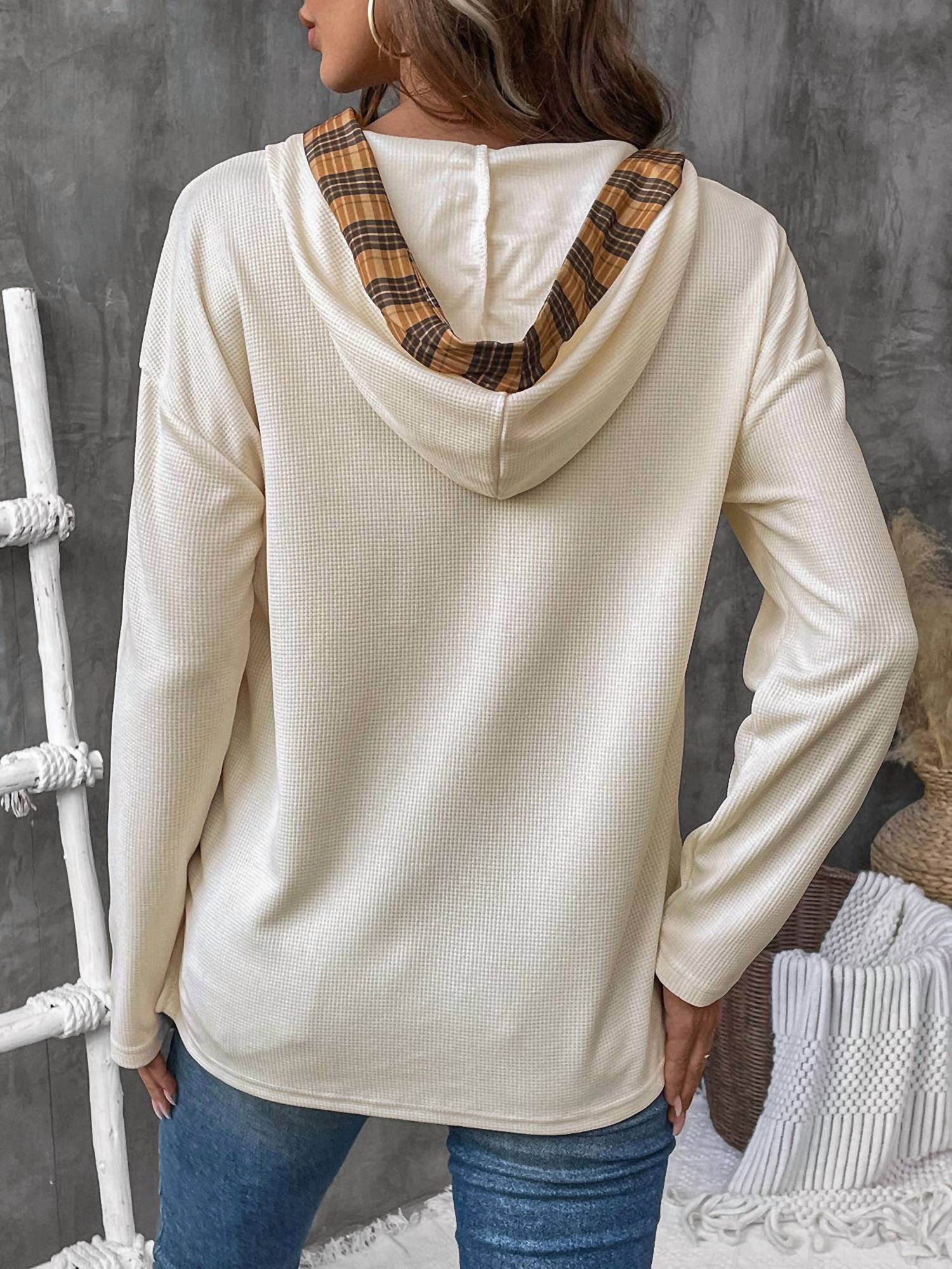 Lily Clothing - Cozy Plaid Trim Pullover Sweatshirt