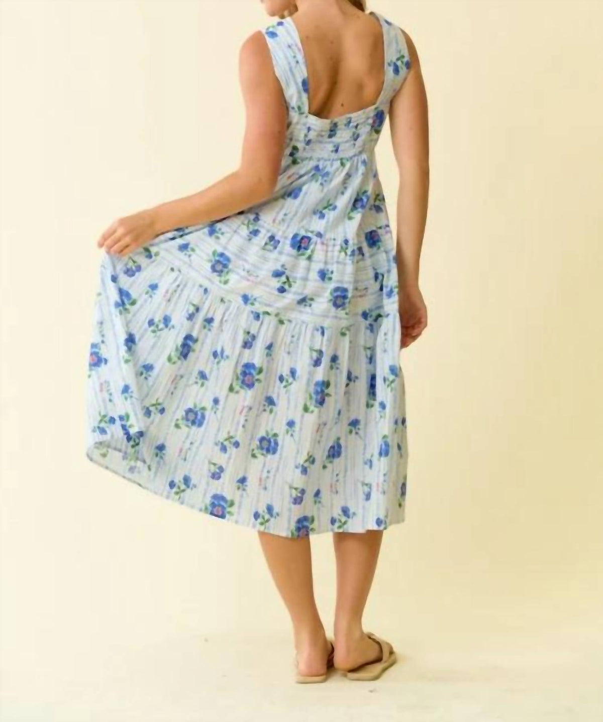 Doe And Rae - Floral Print Smocked Tiered Midi Dress