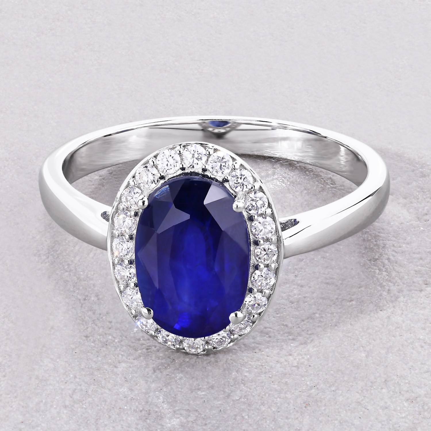 Diana M Jewels Women's Oval Natural Sapphire Fashion Ring (2.30 Ct) - Classic Plus in 18k white gold - women's jewelry - detail view