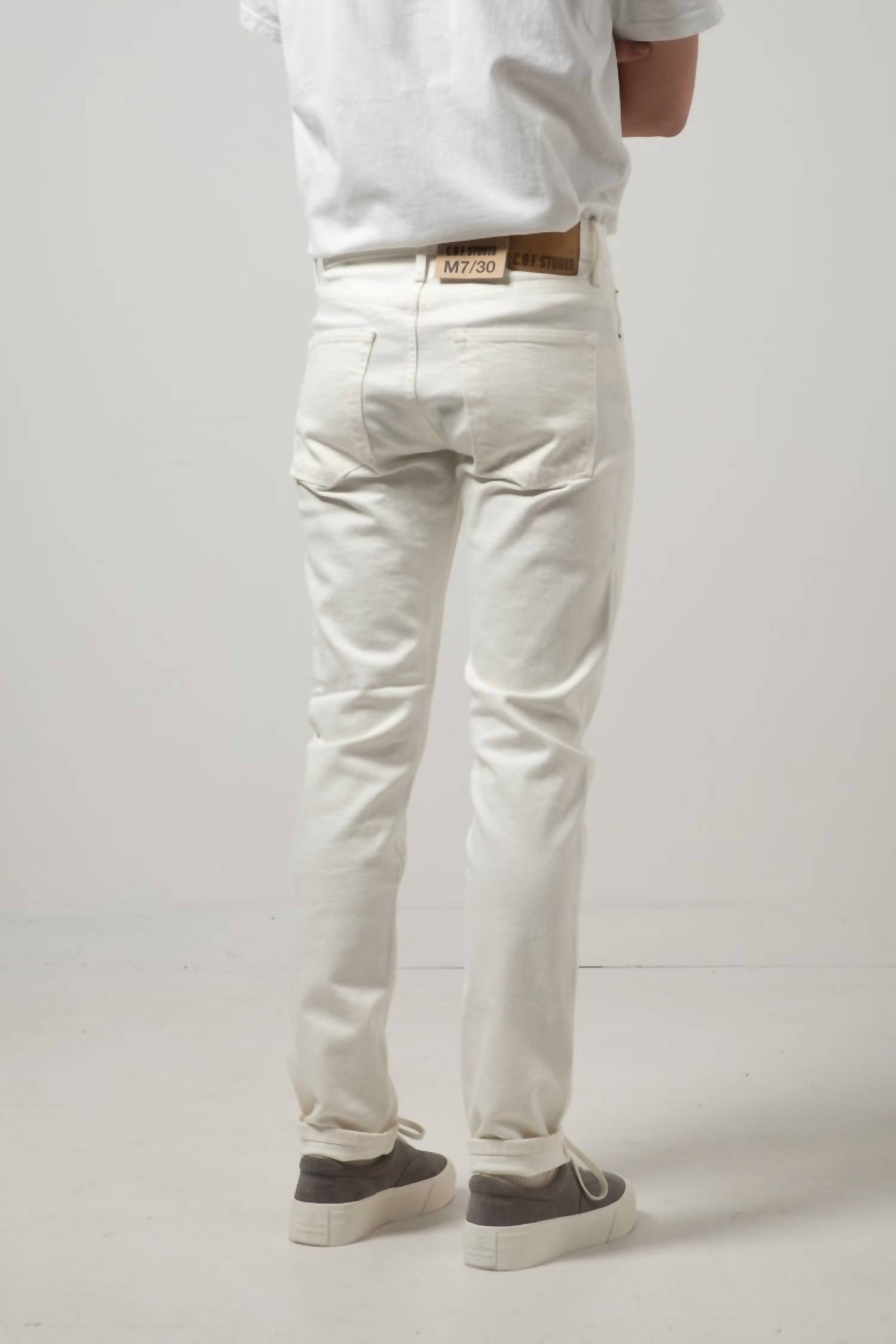 C.O.F. Studio M7 Tapered Jeans in ecru stone wash 1 - men's jeans - detail view