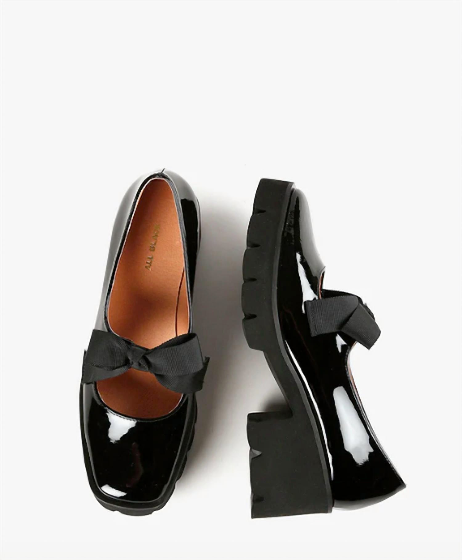 All Black - Women's Tap And Lugg Loafers