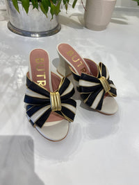 Butrich - Women's Samantha Pumps