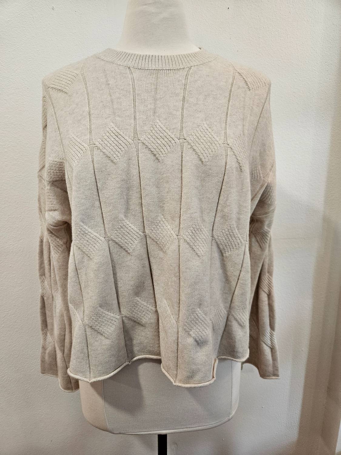 Eternelle - Women's Diamond Cable Crew Neck Sweater