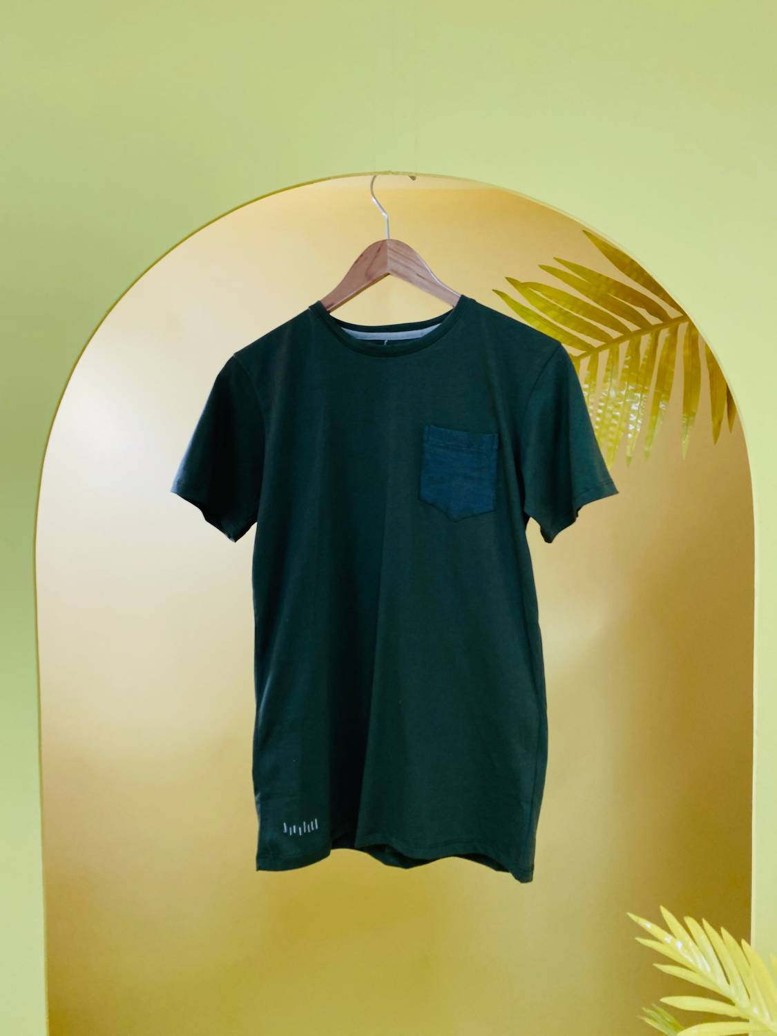 Palmacea - Men's Front Pocket Top