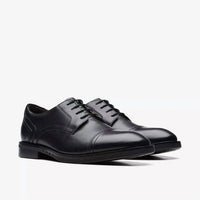 Clarks Men's Un Hugh Way Shoe in black leather - men's loafer