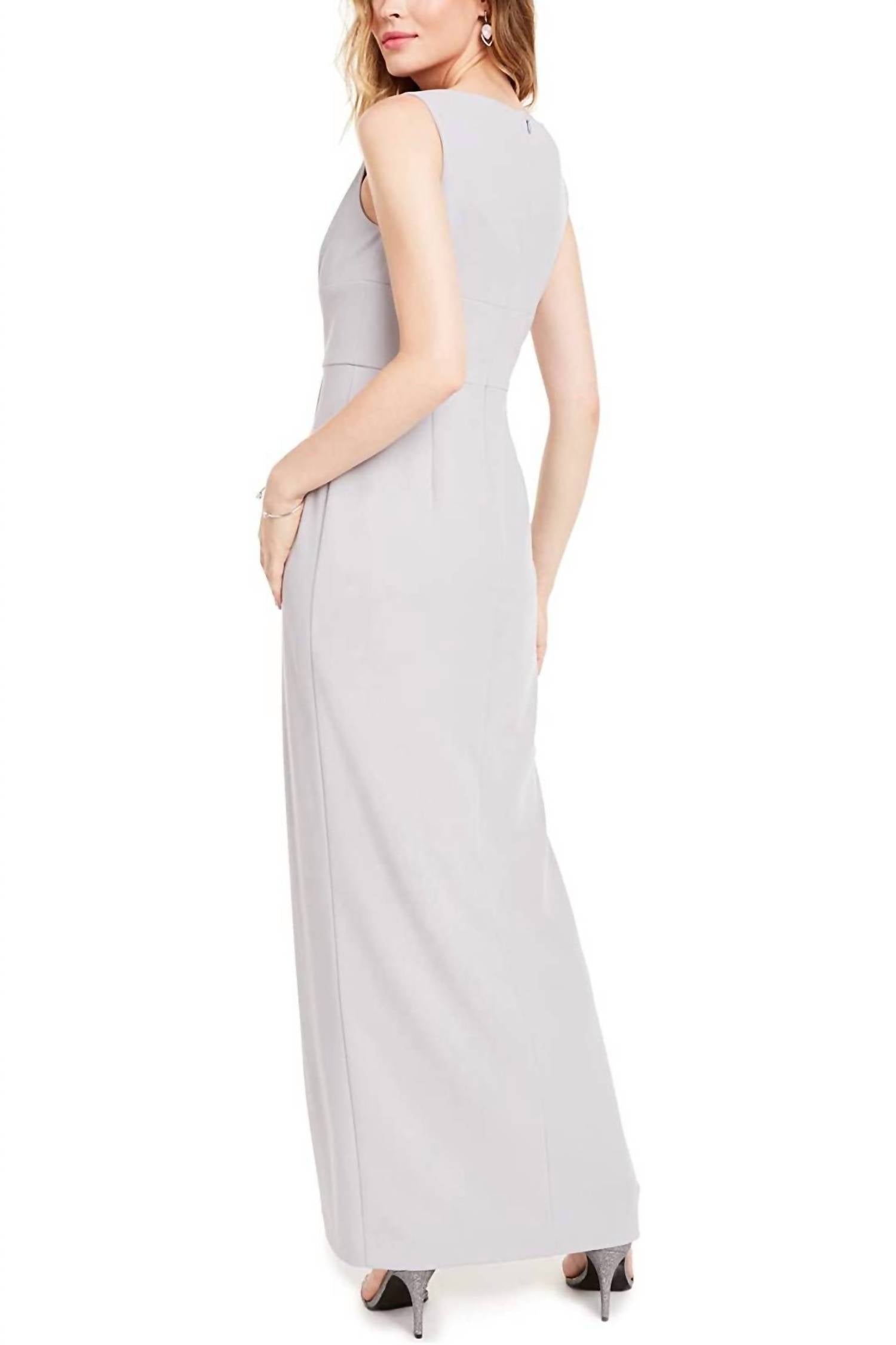 Adrianna Papell - V-neck Sleeveless Pleated Solid Crepe Dress