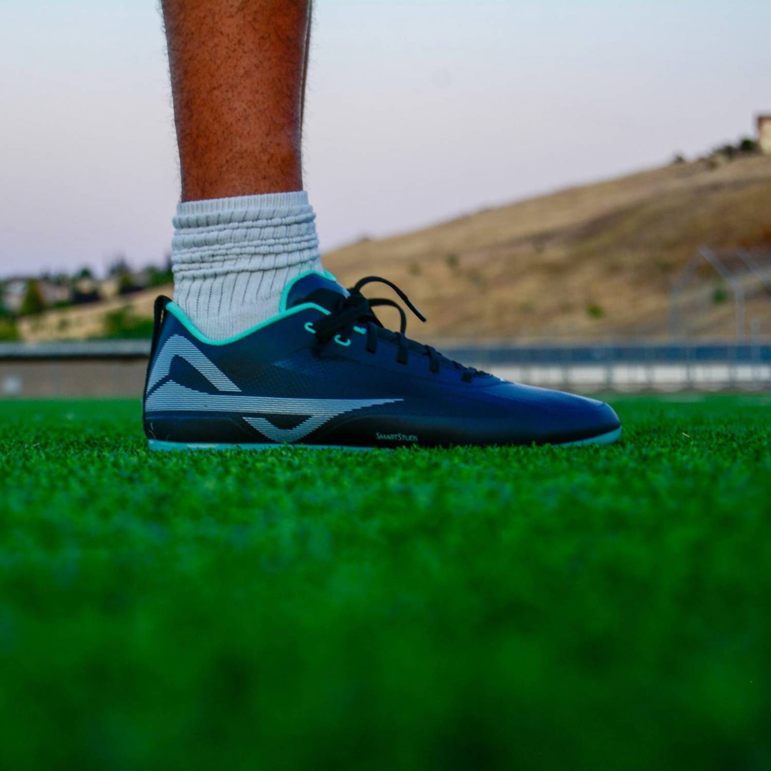 Caddix - Men's Low Top Football Cleats