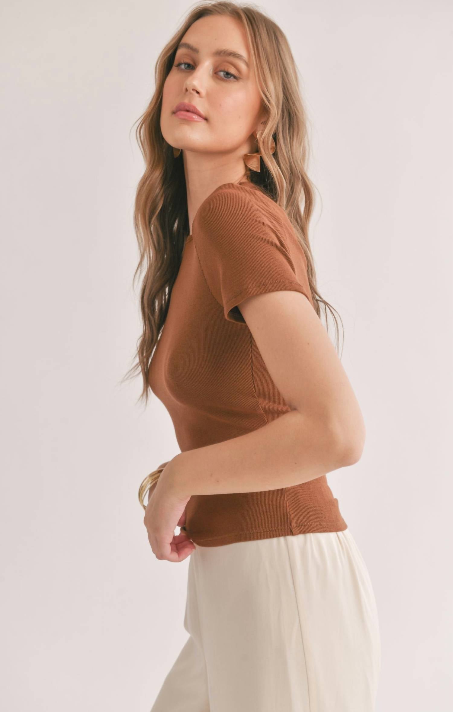 Sadie & Sage - Marshmallow Fitted Crop Tee