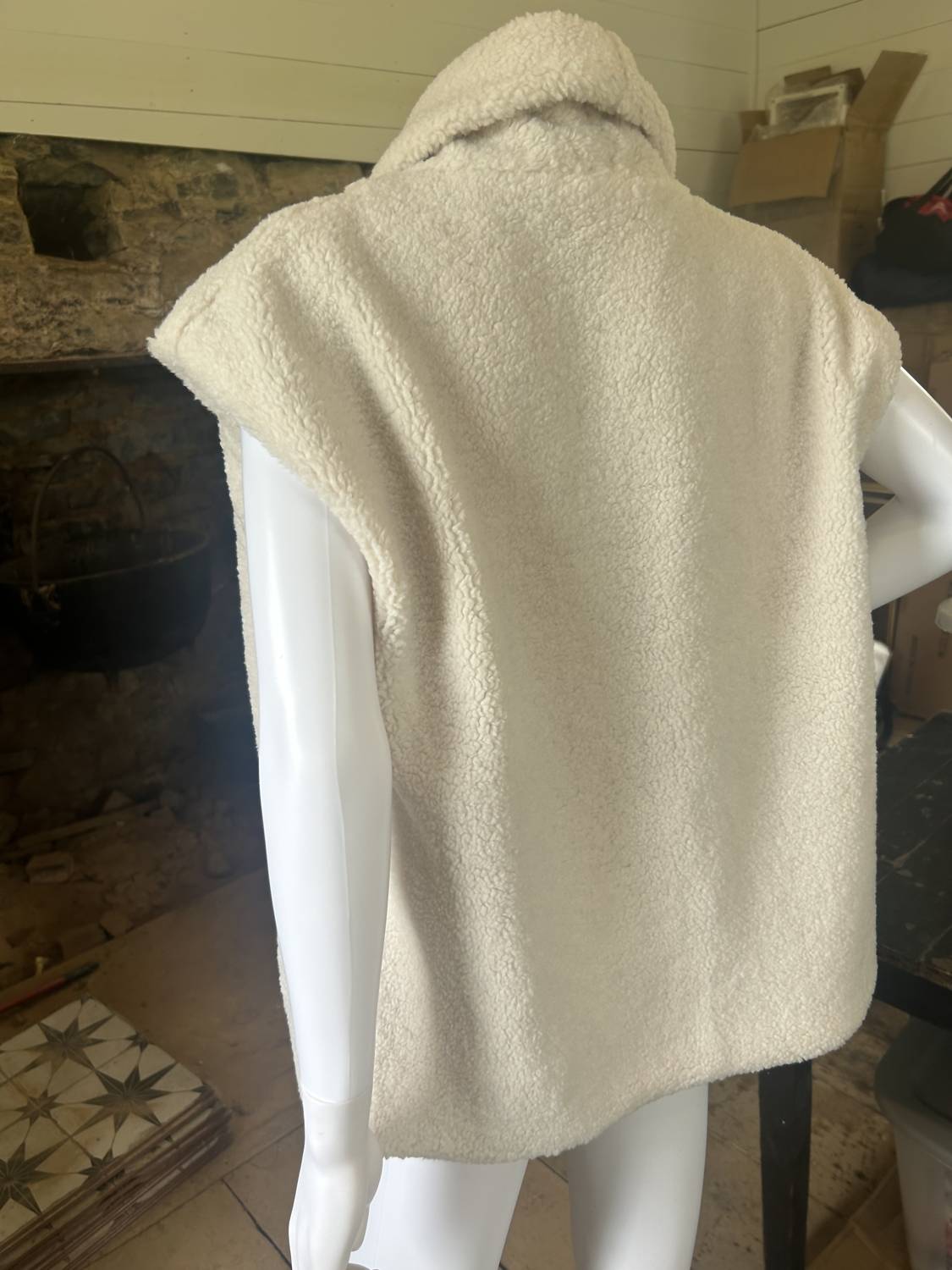 Hem & Thread - Women's Shearling Fold Over Collar Vest