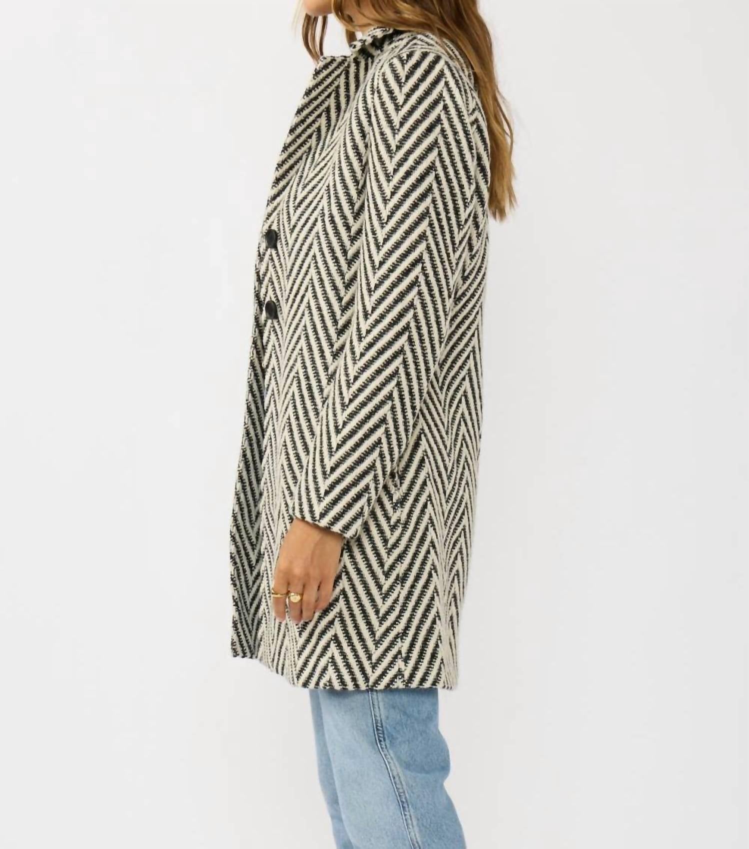 Lovestitch - Notched Lapel Long Sleeve Coat