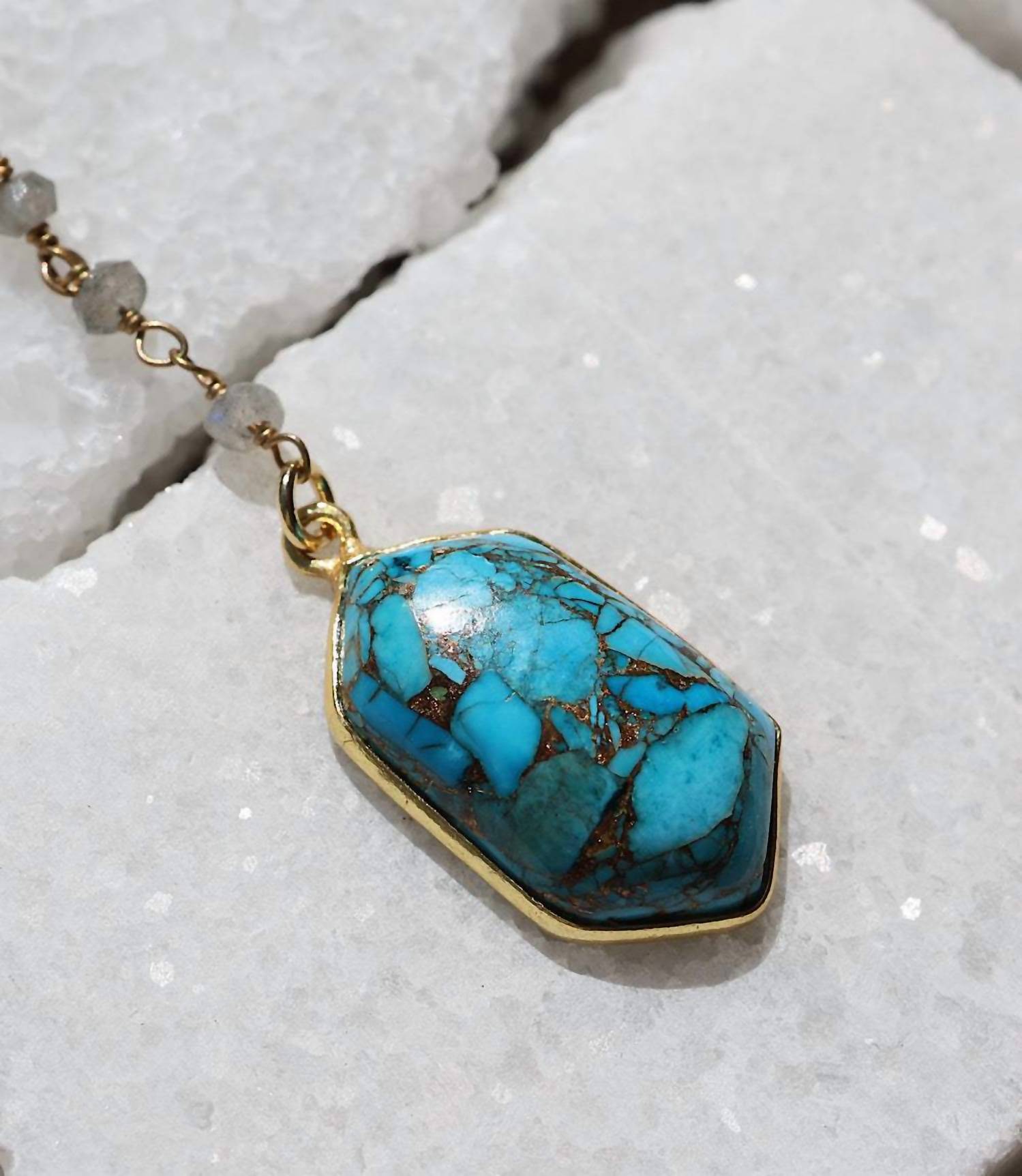 Native Gem - Women's Beaded Pendant Necklace