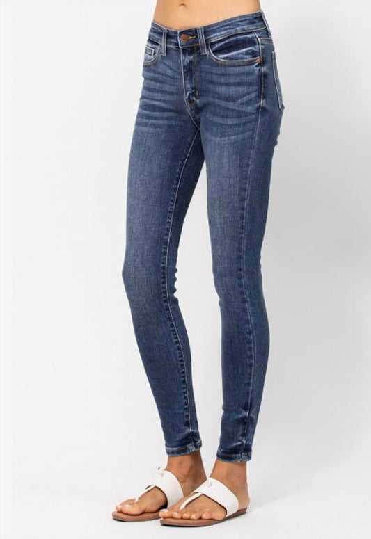 Judy Blue - Mid Rise Handsand Skinny Jean