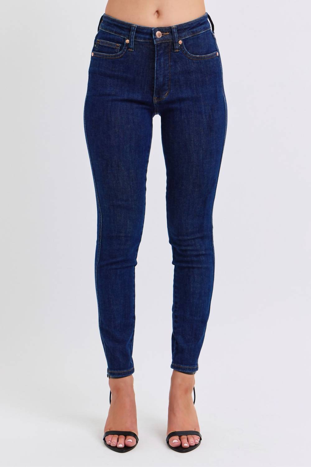 Judy Blue - Mid Rise Tummy Control Classic Skinny Jeans