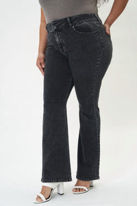 Kancan - Jovi Ultra High Rise Flare Jeans - Plus Size