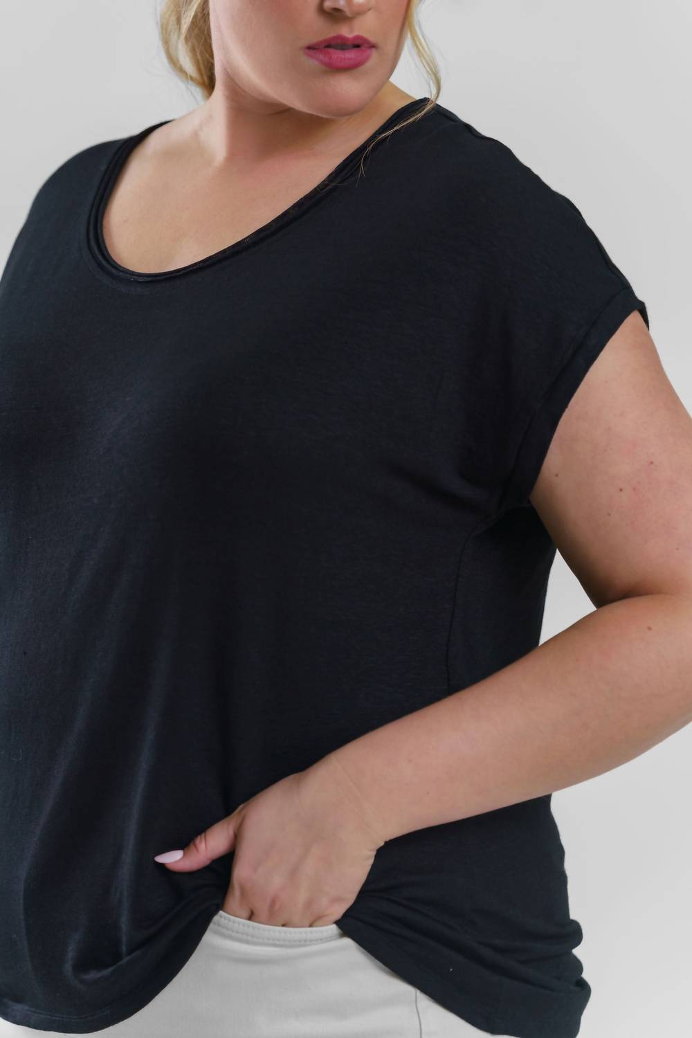 Lysse - Classic Short Sleeve Linen Top - Plus