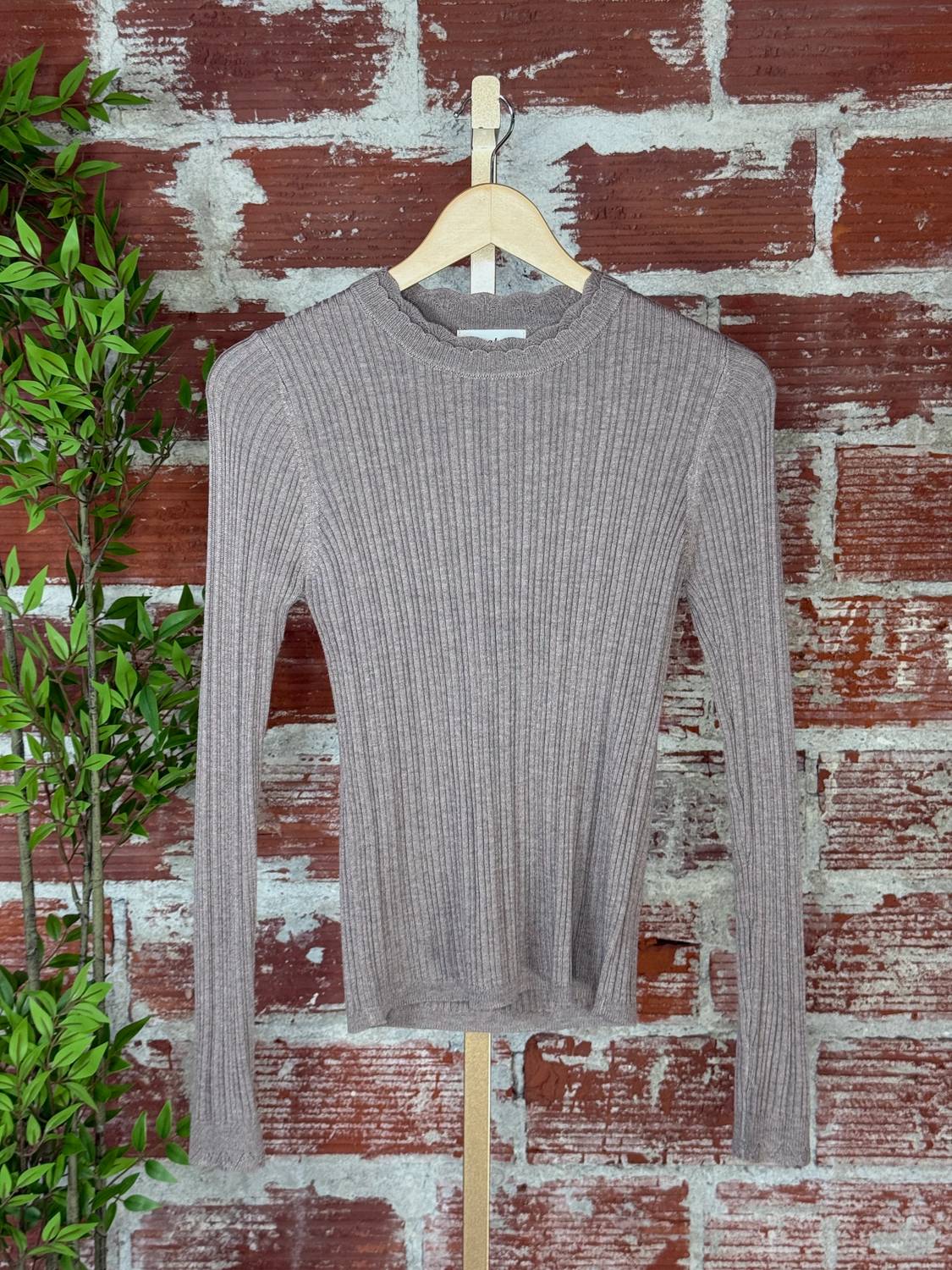 Be Cool - The Scalloped Theory Sweater