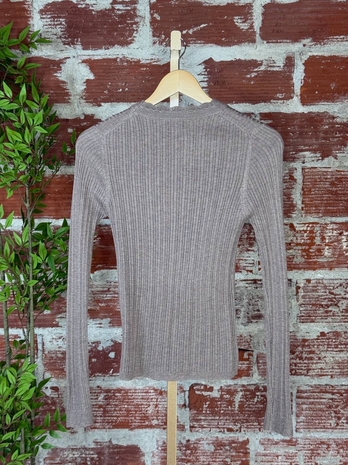 Be Cool - The Scalloped Theory Sweater