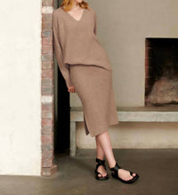 White + Warren - Cashmere Wide V-neck Long Sleeve Top