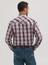 Wrangler - Men's Advanced Comfort Snap Shirt